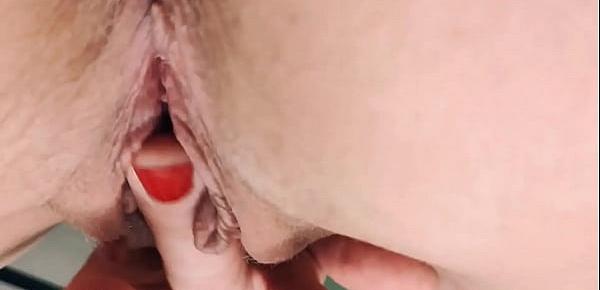  Juicy Pussy Close Up  From Gorgeous Milf